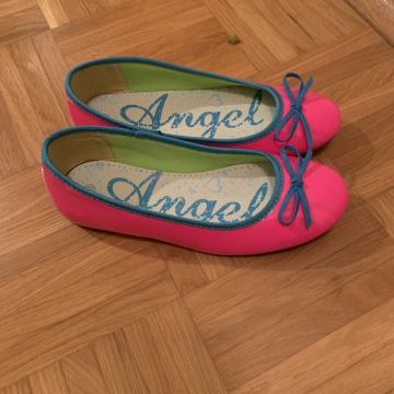 Dekliške balerinke, št. 33