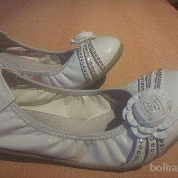 dekliške bele balerinke št.32