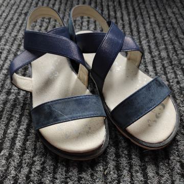 Dekliške opanke, vel. 35-36