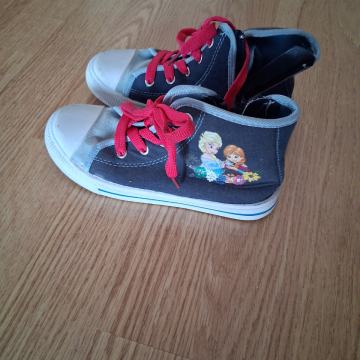 Dekliške teniske št.30.