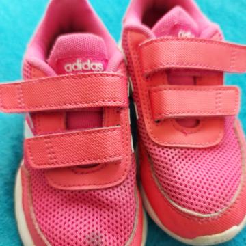 Dekliški Adidas čeveljčki št. 26