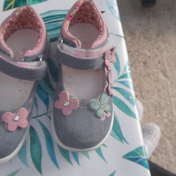 Dekliški čeveljčki