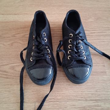 Dekliški čeveljčki št.30.