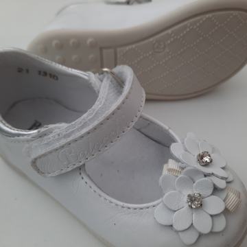 otroški čeveljčki za deklice številka 21