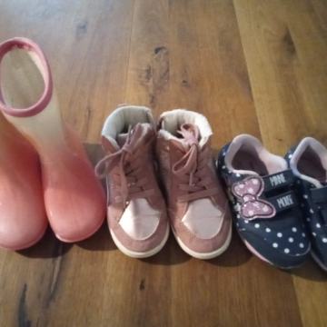 DEKLIŠKI ČEVLJI 3 PARI ZA 5 €