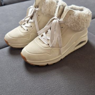 Dekliški čevlji 35 Skechers jesenski zimski