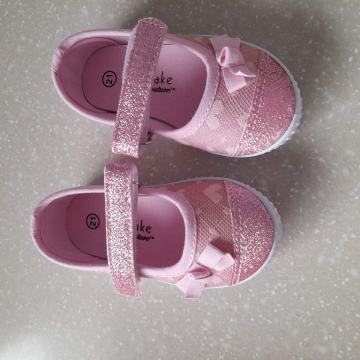 DEKLIŠKI ČEVLJI ŠT. 21