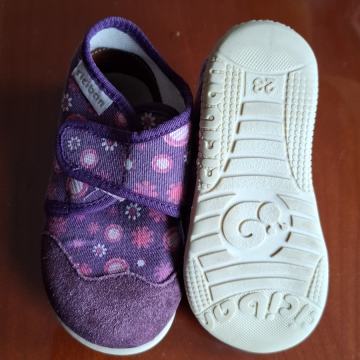 Dekliški copati Ciciban št. 23