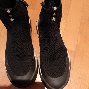 Dekliški gleznarji st.34