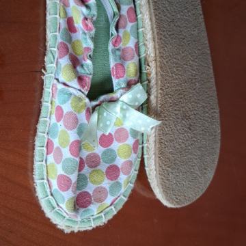 dekliški modni / športni čevlji - platnene espasdrile št. 27