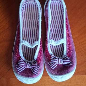 dekliški modni / športni čevlji - platneni št. 30