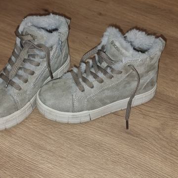 Dekliški podloženi copati št. 32