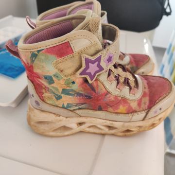 Dekliški škorni superge sketchers št 30