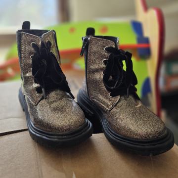 Dekliski svetleči čevlji 27