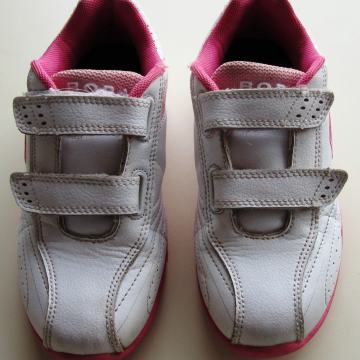 Dekliški usnjeni čevlji št. 32