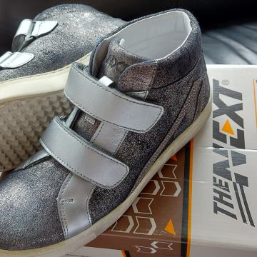 NOVI Dekliški usnjeni gležnarji Ciciban, št. 37