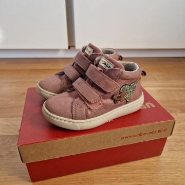 Ciciban dekliški zimski čevlji št. 26 podloženi