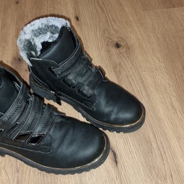 Dekliški zimski čevlji Fila št. 33