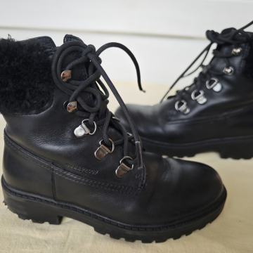 GEOX gležnarji za punčke - vel. 30