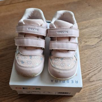 Geox superge za deklico v št. 25