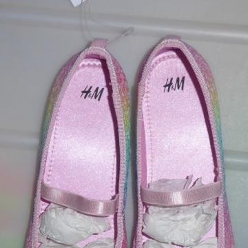 NOVE H&M elegantne mavrične balerinke s kamenčki št. 33