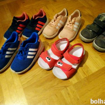 Komplet obutve za punčko št.24 (5 kom) adidas in ciciban