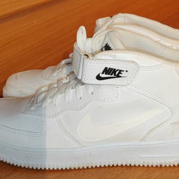 NIKE AIR visoke superge št. 38