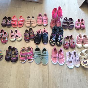 Otroška obutev 20 -  25