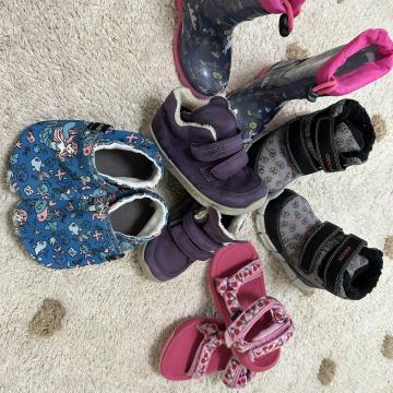 Otroški čevlji 22-24