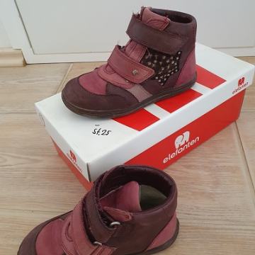 Otroški čevlji št. 25