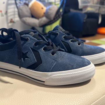 Otroški čevlji, več vrst (št 33 - 33,5)