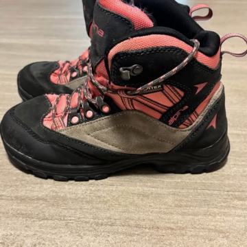 otroški pohodni čevlji 36