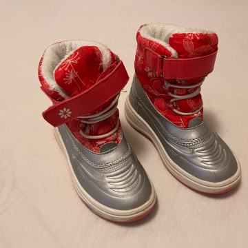 ‘Otroški skornji 27’