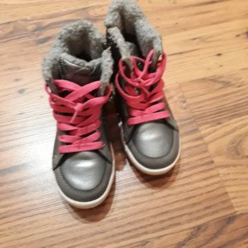 podloženi čevlji velikost 29