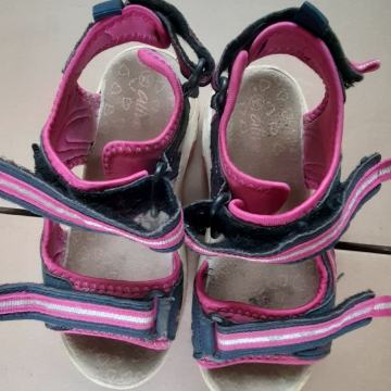 Sandali dekliški 34