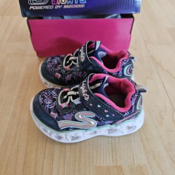 SKECHERS superge št. 22