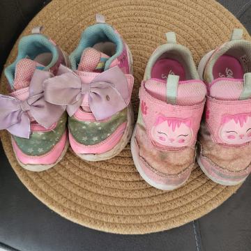 Skechers z luckami st.24