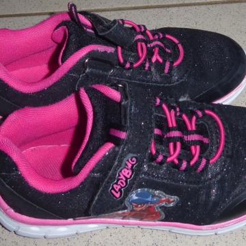 Športni copati Ladybug z bleščicami št. 30