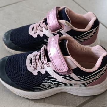 Št. 28 superge za deklico