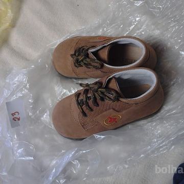 otroški čevlji superge več kom