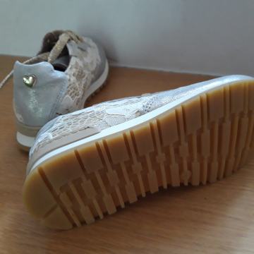 Twinset usnjene superge št. 28