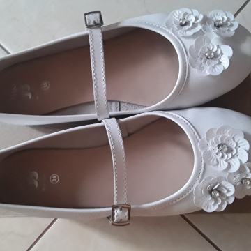 Usnjene balerinke Bata, št.38