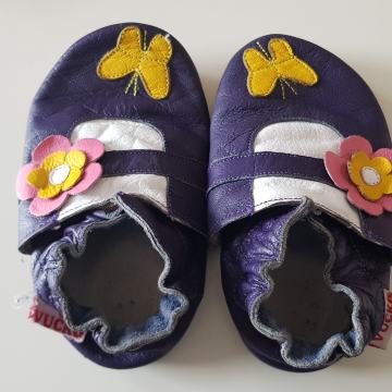 Usnjeni copati/copatki Vučko št. 23/24