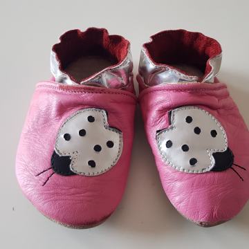 Usnjeni copati/copatki Vučko, št. 23/24