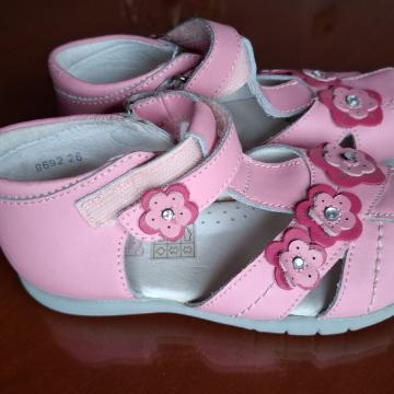 usnjeni dekliški modni čevlji, delno odprte balerinke št . 26