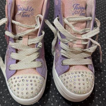 Visoke superge št. 33 SKECHERS TWI-LITES 2.0 lavender za deklice