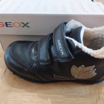 Otroški zimski čevlji Geox št.26