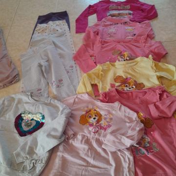 5x pulover 122+ 1x oblekica 122 + 3x pajkice 122 + 1x debela hlače 122