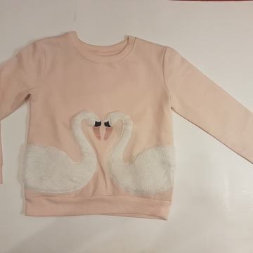 Dekliški roza pulover z dvema labodoma 134/140 (C&A)