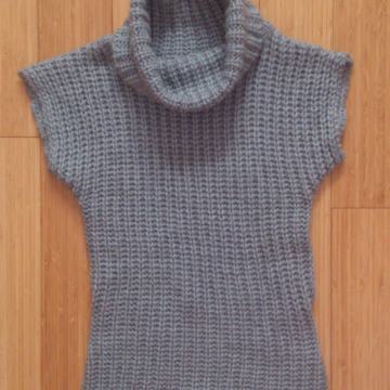 Siv pulover oz tunika za punčko visoko 122cm (7let)